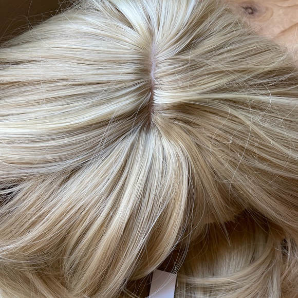 NWT 12” pale honey blonde highlights ash with bangs short bob wig natural look - Picture 7 of 16